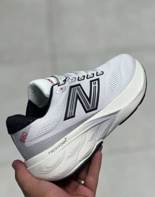 کتونی نیوبالانس 880/Newbalance 880 vietnam /ساخت ویتنام/سایز ۴۰الی ۴۵/فروش عمده و تک