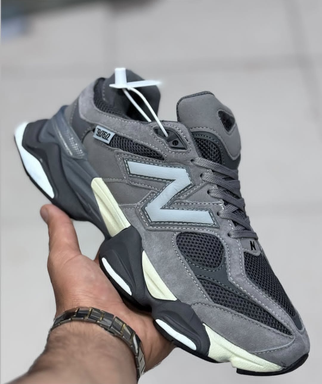کتونی نیوبالانس ۹۰۶۰ساخت ویتنام Newbalance 9060 سایز ۴۰ الی ۴۵