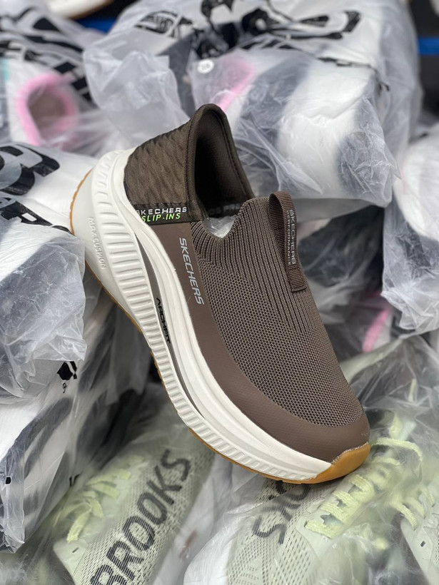 اسکیچرز ساخت ویتنام /Skechers Slip _Ins Ultra Go Sole Memory Foam