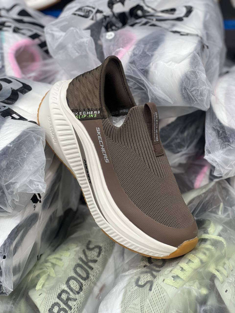 کتونی اسکیچرز ساخت ویتنام وارداتی /Skechers Slip _Ins Ultra Go Sole Memory Foam /سایز ۴۰ تا ۴۵/فروش عمده و تک .