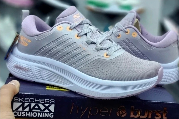 کتونی اسکیچرز گوران ساخت ویتنام وارداتی/Skechers Max cushioning/Gorun/مموری فوم سبک و طبی و راحت/سایز ۳۷الی ۴۰/فروش عمده و تک .