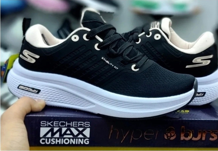 کتونی اسکیچرز گوران ساخت ویتنام وارداتی/Skechers Max cushioning/Gorun/مموری فوم سبک و طبی و راحت/سایز ۳۷الی ۴۰/فروش عمده و تک .