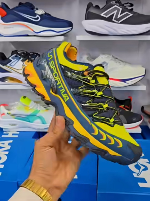 کتونی لاسپورتیوا/La Sportiva Ultra Raptor II Shoes/ساخت ایتالیا وارداتی/سایز ۴۰ تا ۴۵/ فروش عمده و تک/