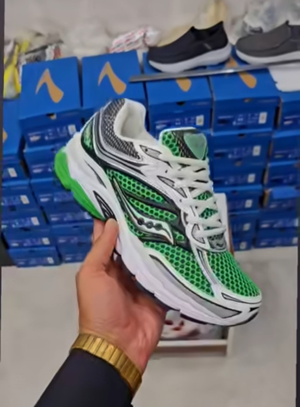 کتونی ساکونی تور درشت 9 saucony omniساخت ویتنام سایز ۴۰ تا ۴۵، فروش بصورت عمده و تک .