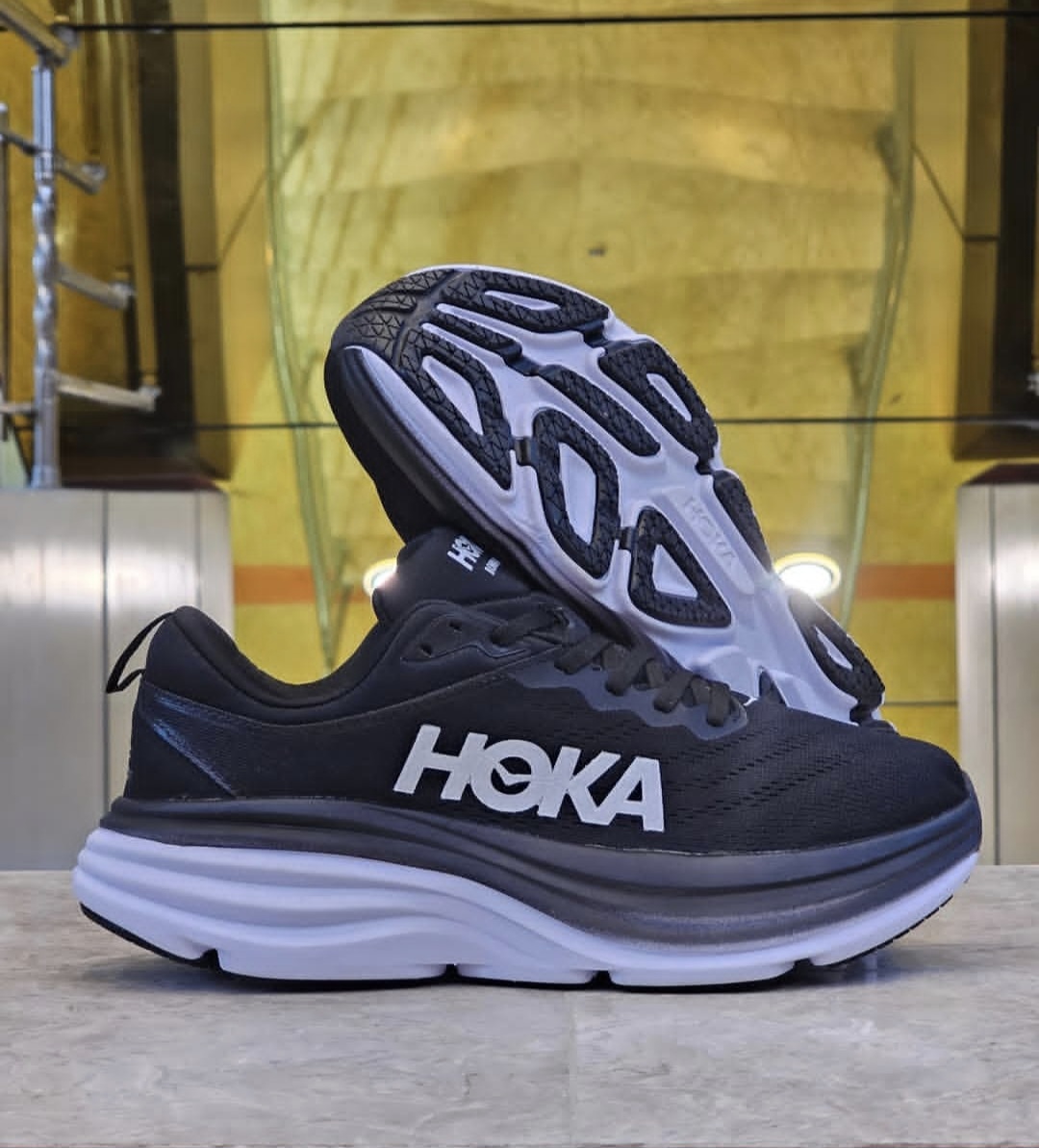 کتونی رانینگ هوکا باندی ۸ ، ساخت ویتنام ، hoka bondi 8