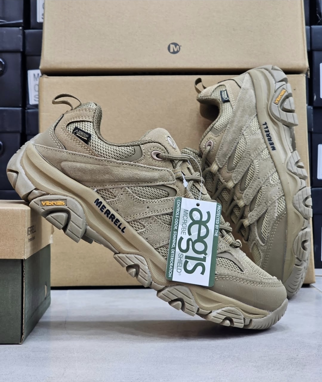 کفش ترکینگ مرل موآب Moab ضدآب GORE-TEX با زیره ویبرام/سایز ۴۰ تا ۴۵/تضمین کیفیت/فروش عمده و تک