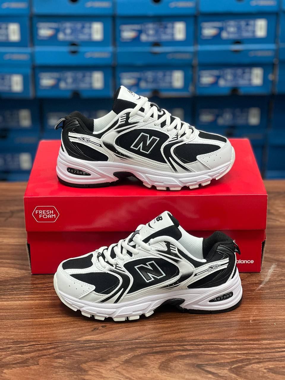 کتونی نیوبالانس ۵۳۰، new balance 530 ساخت ویتنام ست اسپرت مناسب پیاده رویی،دویدن ،رانینگ،سایز 37 تا ۴۵همراه با جعبه بارکد دار فروش بصورت عمده و تک newbalance530