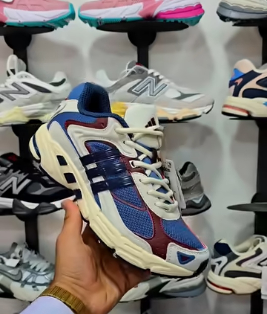 کتونی آدیداس فارماتون (Adidas Pharmaton)مستر کوالیتی (تولید ویتنام)سایز ۴۰ تا ۴۵ /فروش بصورت تک و عمده تضمین کیفیت کالا