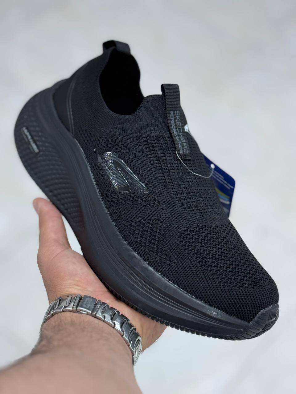کفش اسکچرز اسلیپ آن بدون بند طبی و راحت ،سایز ۴۰ تا ۴۵ .تضمین کیفیت کالا Skechers Go Walk