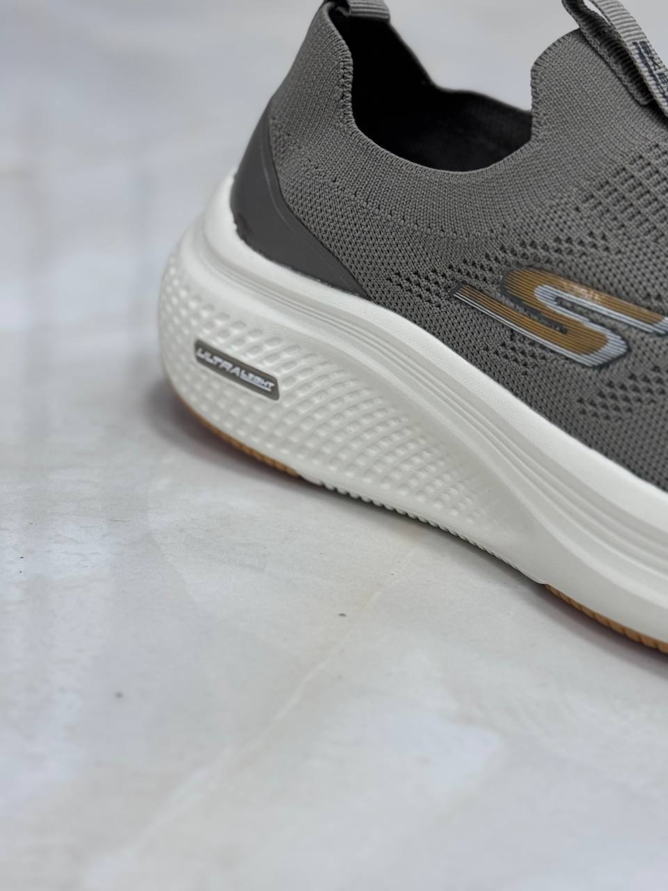 کتونی اسکیچرز اسلیپ آن بدون بند طبی و راحت ،سایز ۴۰ تا ۴۵ ضمانت کالا Skechers Go Walk