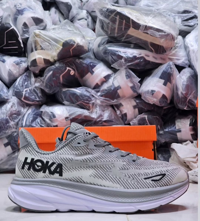 کتونی هوکا کلیفتون ۹Hoka Clifton ۹ ساخت ویتنام