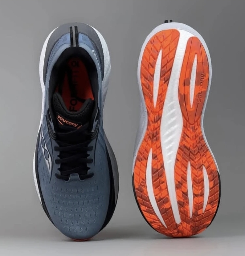 کفش ساکونی تریمپ۲۲/ Saucony Triumph 22/سایز ۳۶ تا ۴۵. فروش بصورت عمده و تک .تضمین کیفیت کالا