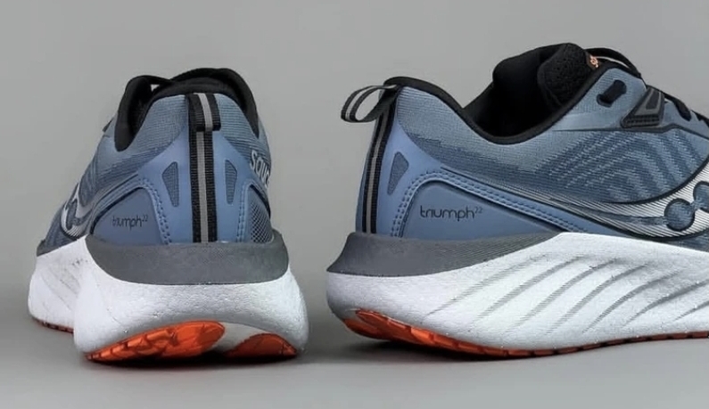 کفش ساکونی تریمپ۲۲/ Saucony Triumph 22/سایز ۳۶ تا ۴۵. فروش بصورت عمده و تک .تضمین کیفیت کالا