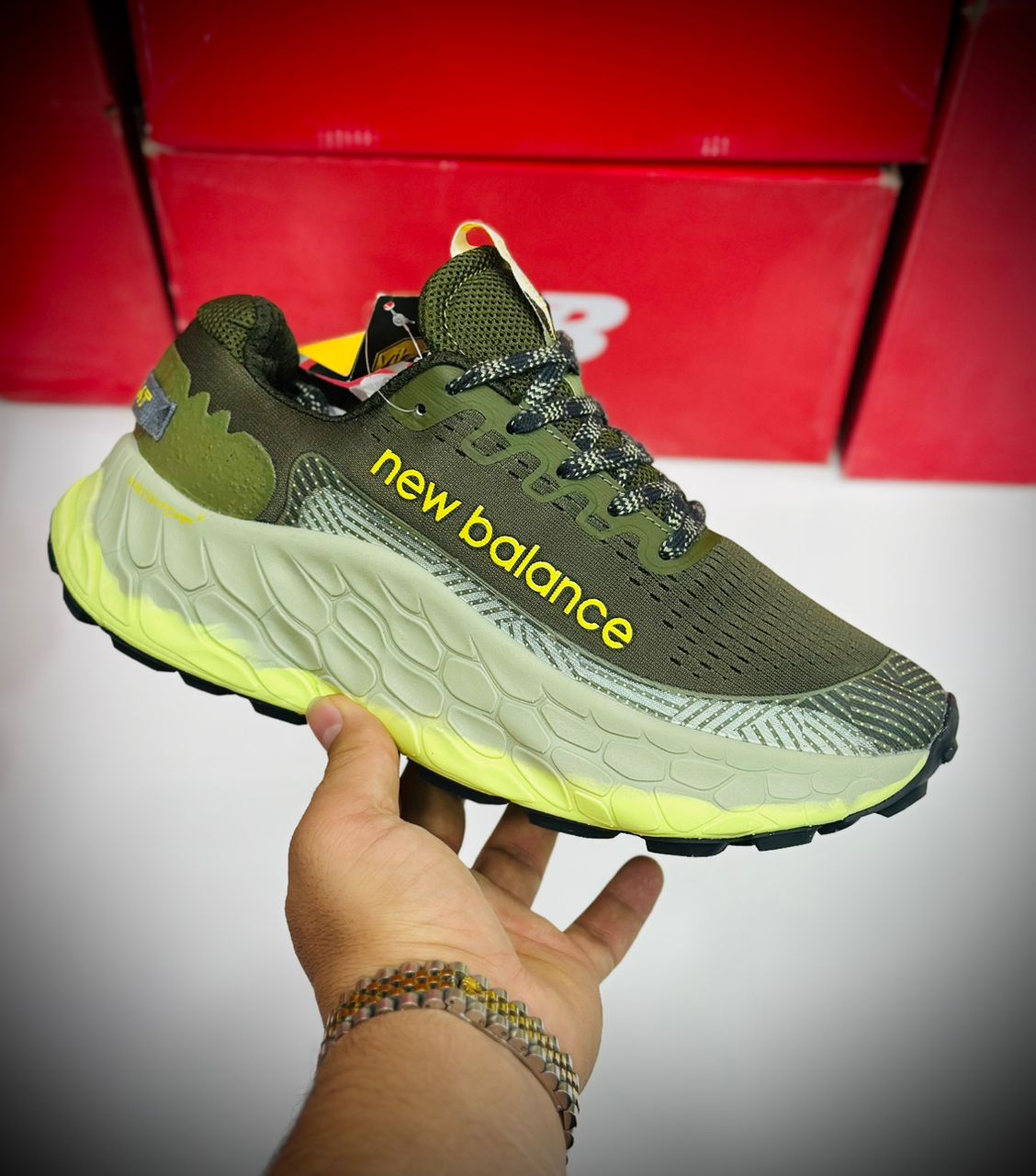 کتونی نیوبالانس فرش فوم تریل وی ۳/New balance fresh foam x more trail v3 / فروش بصورت عمده و تک/ ، ساخت ویتنام وارداتی/ . سایز ۴۰ تا ۴۵