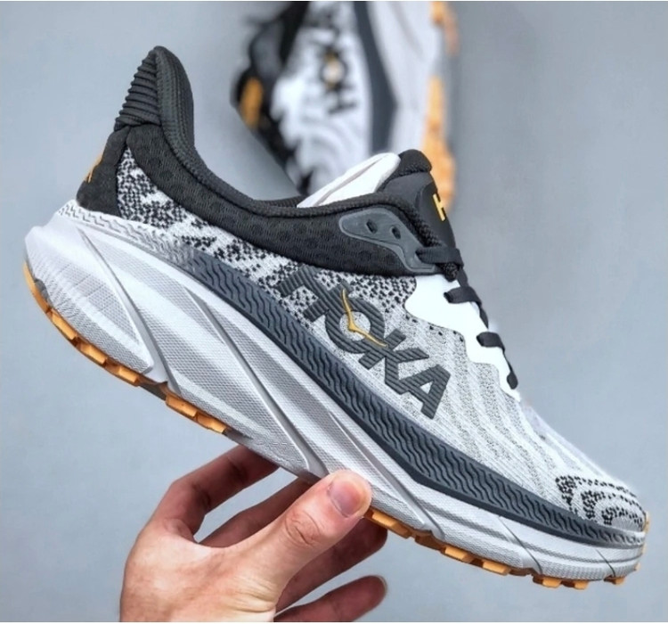 کتونی هوکا چلنجرHoka challenger ساخت ویتنام/