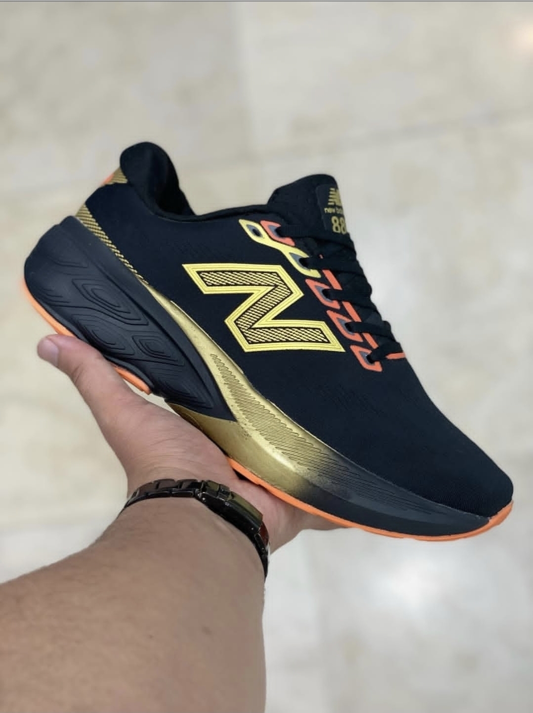 کتونی نیوبالانس 880 رانینگ/Newbalance 880/ساخت ویتنام وارداتی/سایز ۴۰ تا ۴۵ . فروش عمده و تک