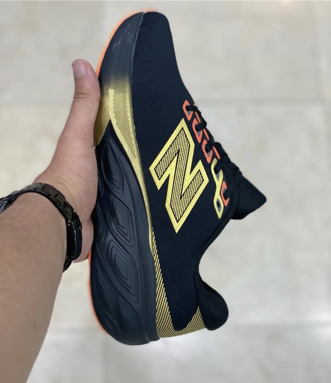 کتونی نیوبالانس 880 رانینگ/Newbalance 880/ساخت ویتنام وارداتی/سایز ۴۰ تا ۴۵ . فروش عمده و تک