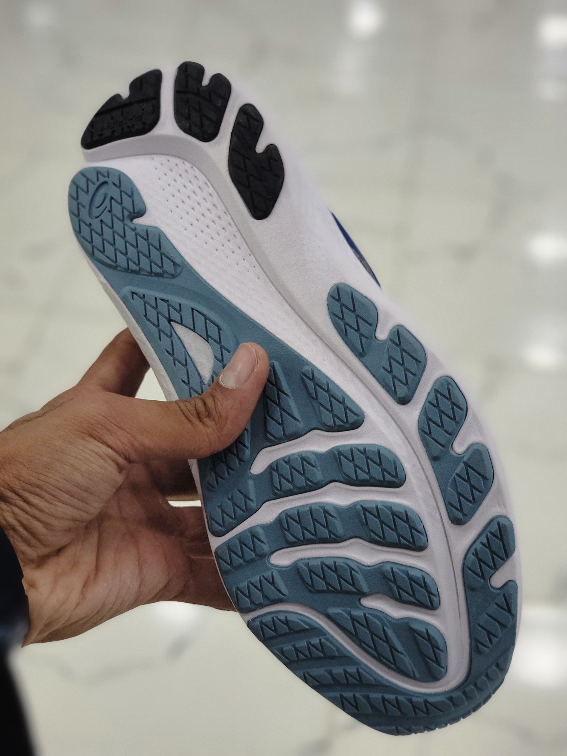 کتونی اسیکس کایانو ۳۰ (ASICS Kayano 30)ساخت ویتنام وارداتی سایز۴۰الی۴۵/فروش عمده و تک/ضمانت کالا