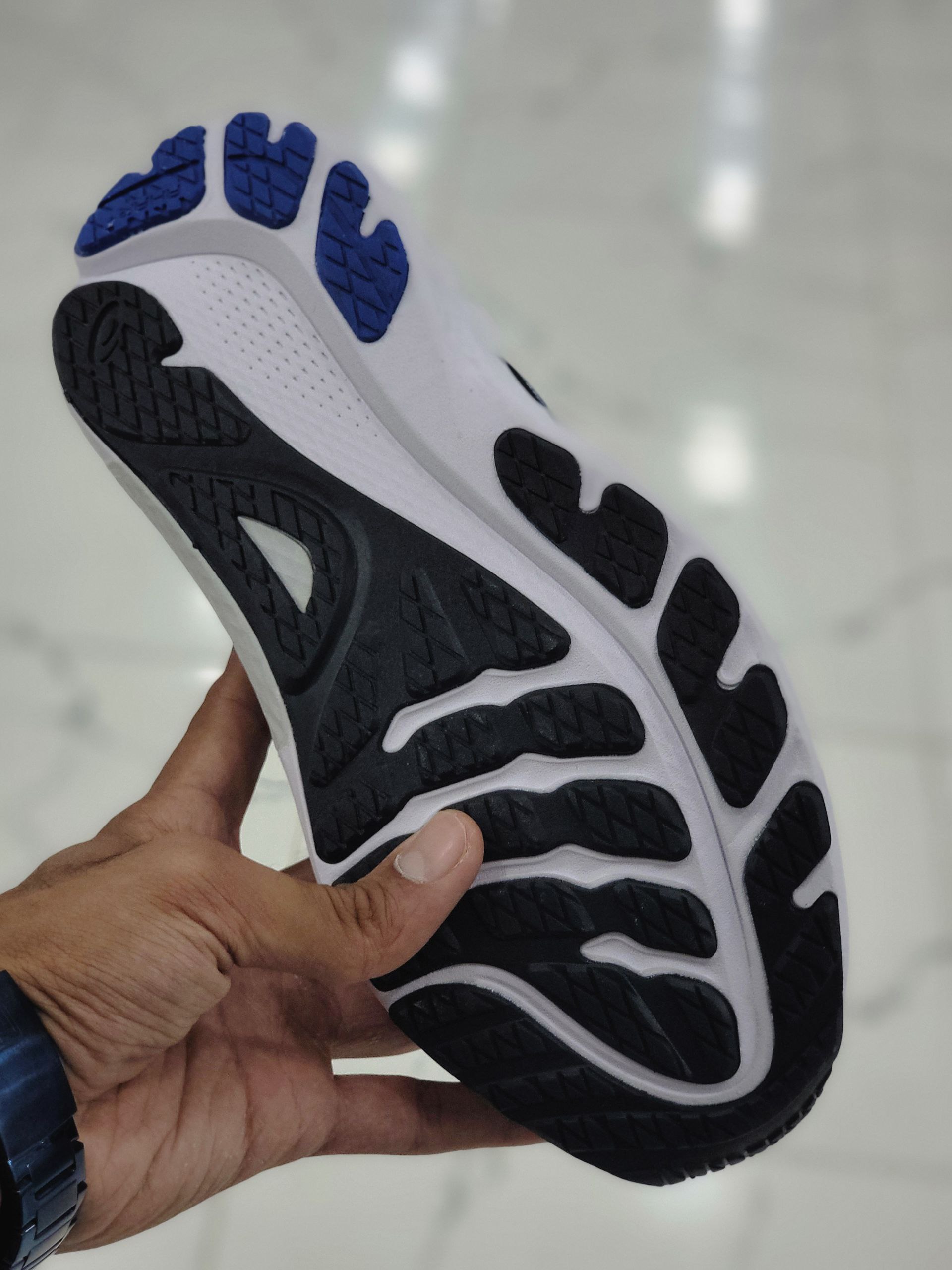 کتونی اسیکس کایانو ۳۰ (ASICS Kayano 30)ساخت ویتنام وارداتی سایز۴۰الی۴۵/فروش عمده و تک/تضمین کیفیت