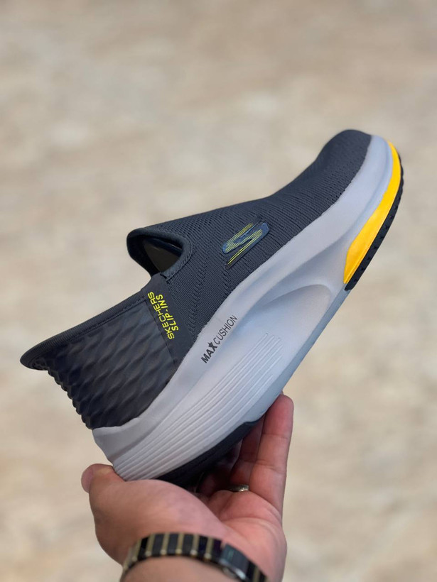 کتونی اسکیچرزاسلیپ Skechers slip ins ساخت ویتنام سایز ۴۰ تا ۴۵ فروش بصورت عمده و تک