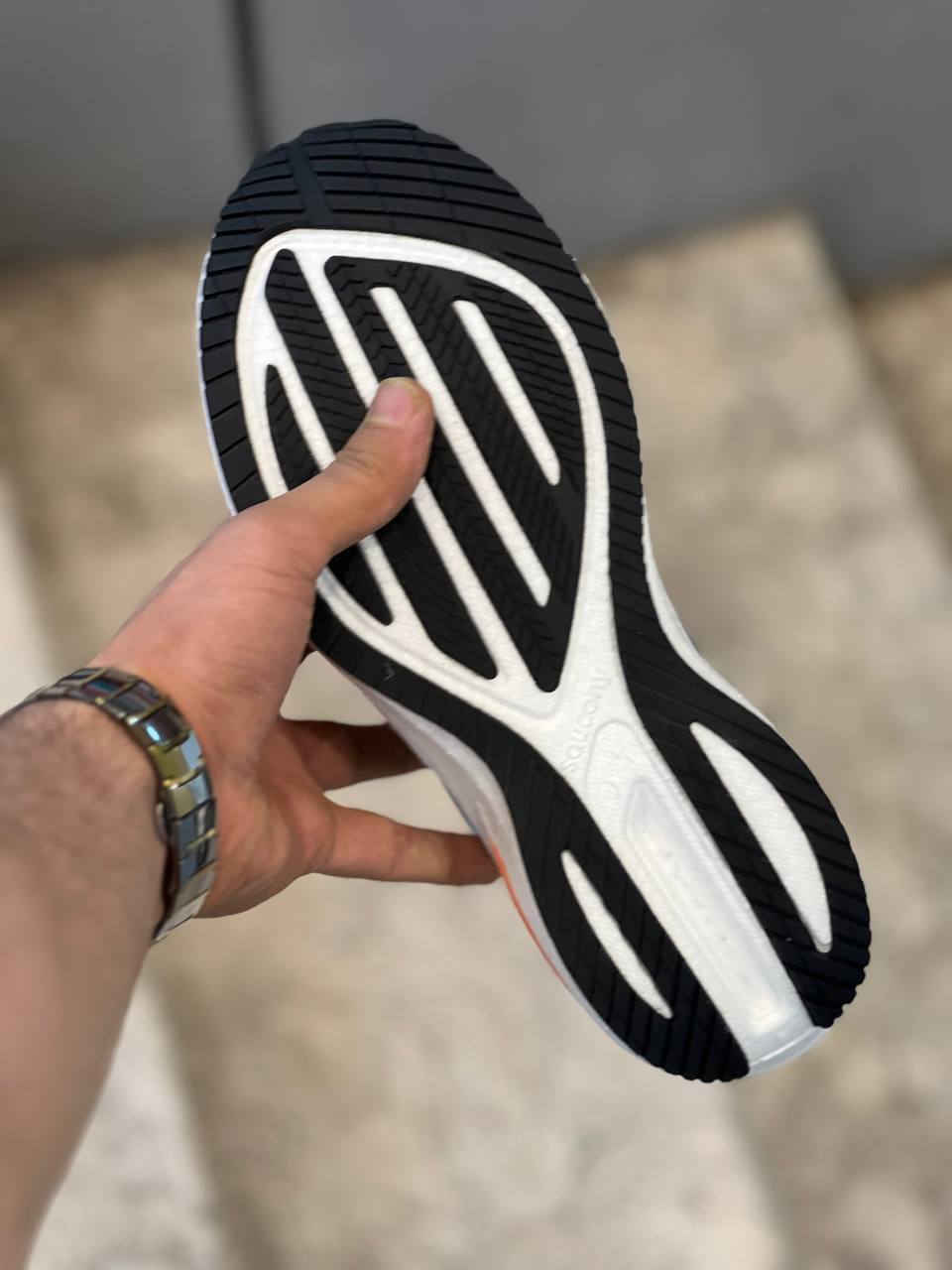 کتونی ساکونی تریمپ ۲۱/Saucony Triumph 21/ساخت ویتنام /سایز ۴۰تا ۴۵/فروش بصورت عمده و تک