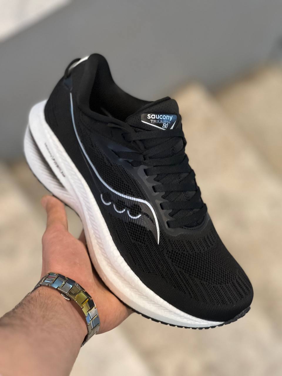 کتونی ساکونی تریمپ ۲۱/Saucony Triumph 21/ساخت ویتنام /سایز ۴۰تا۴۵/فروش بصورت عمده و تک.