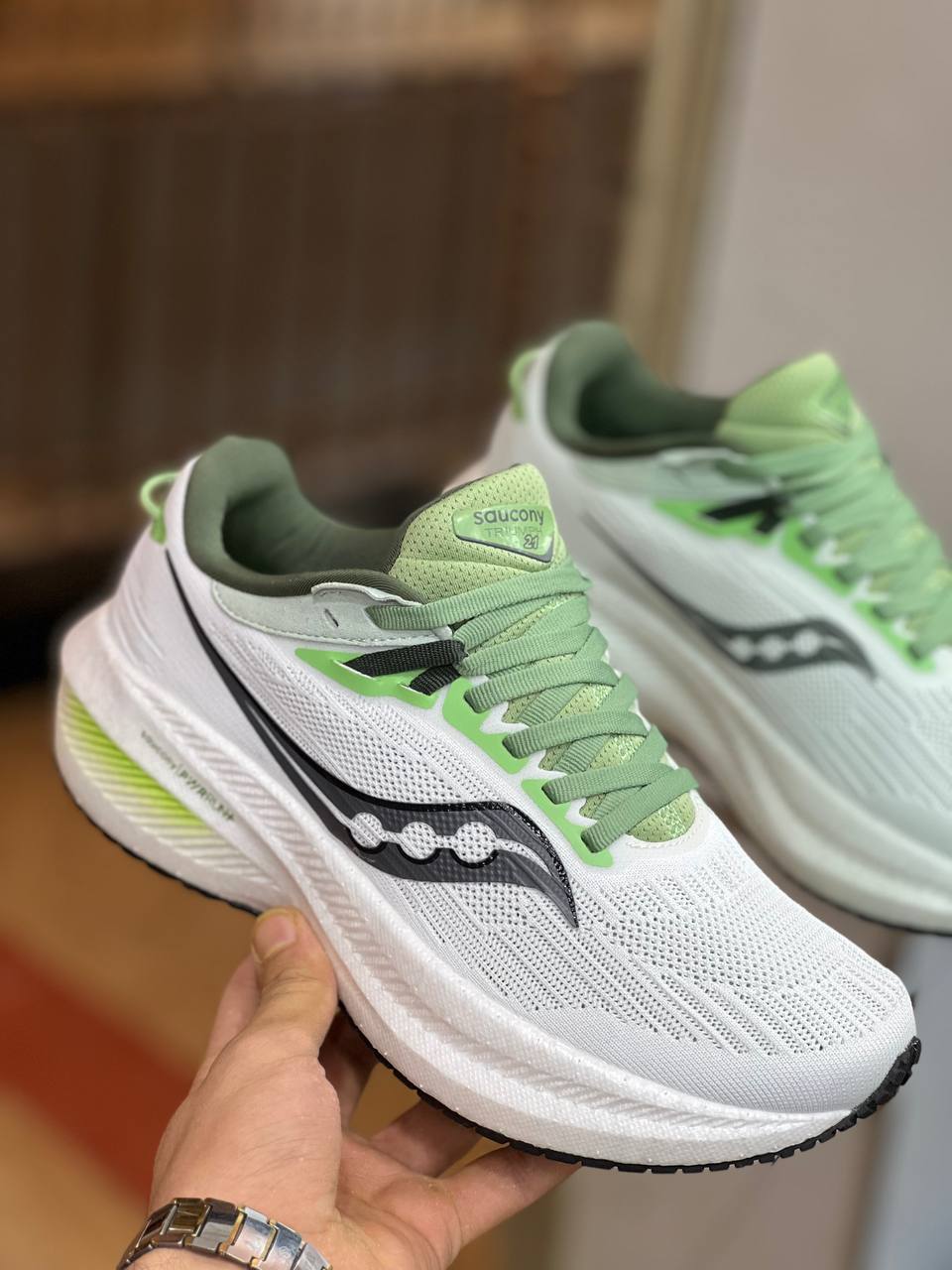 کتونی ساکونی تریمپ ۲۱/Saucony Triumph 21vietnam/ساخت ویتنام/سایز ۴۰ تا ۴۵/فروش بصورت عمده و تک
