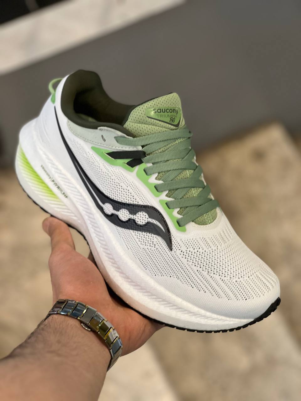 کتونی ساکونی تریمپ ۲۱/Saucony Triumph 21vietnam/ساخت ویتنام/سایز ۴۰ تا ۴۵/فروش بصورت عمده و تک
