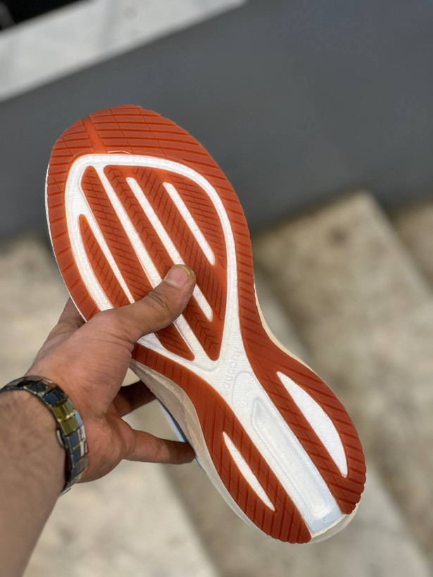 کتونی ساکونی تریمپ ۲۱/Saucony Triumph 21/ساخت ویتنام /سایز۴۰الی ۴۵/ فروش بصورت عمده و تک
