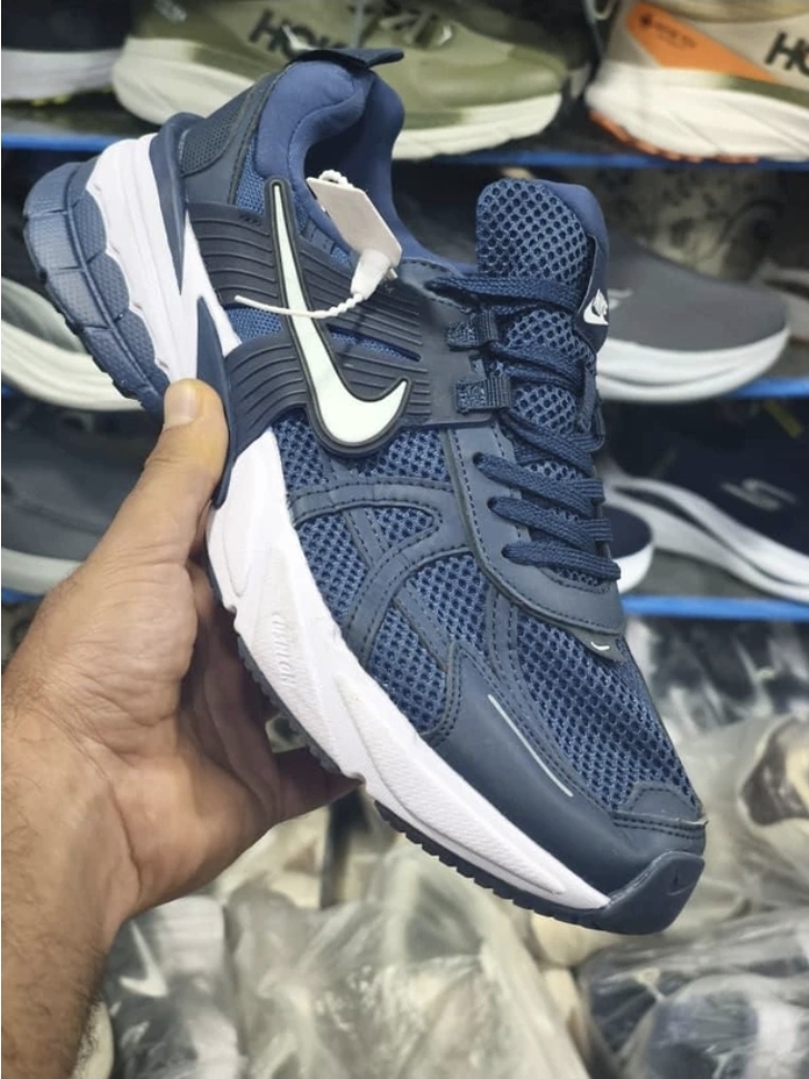 کتونی نایک وی تو کی/Nike V2k Run /ساخت ویتنام/سایز ۴۰ الی ۴۵/ فروش عمده و تک