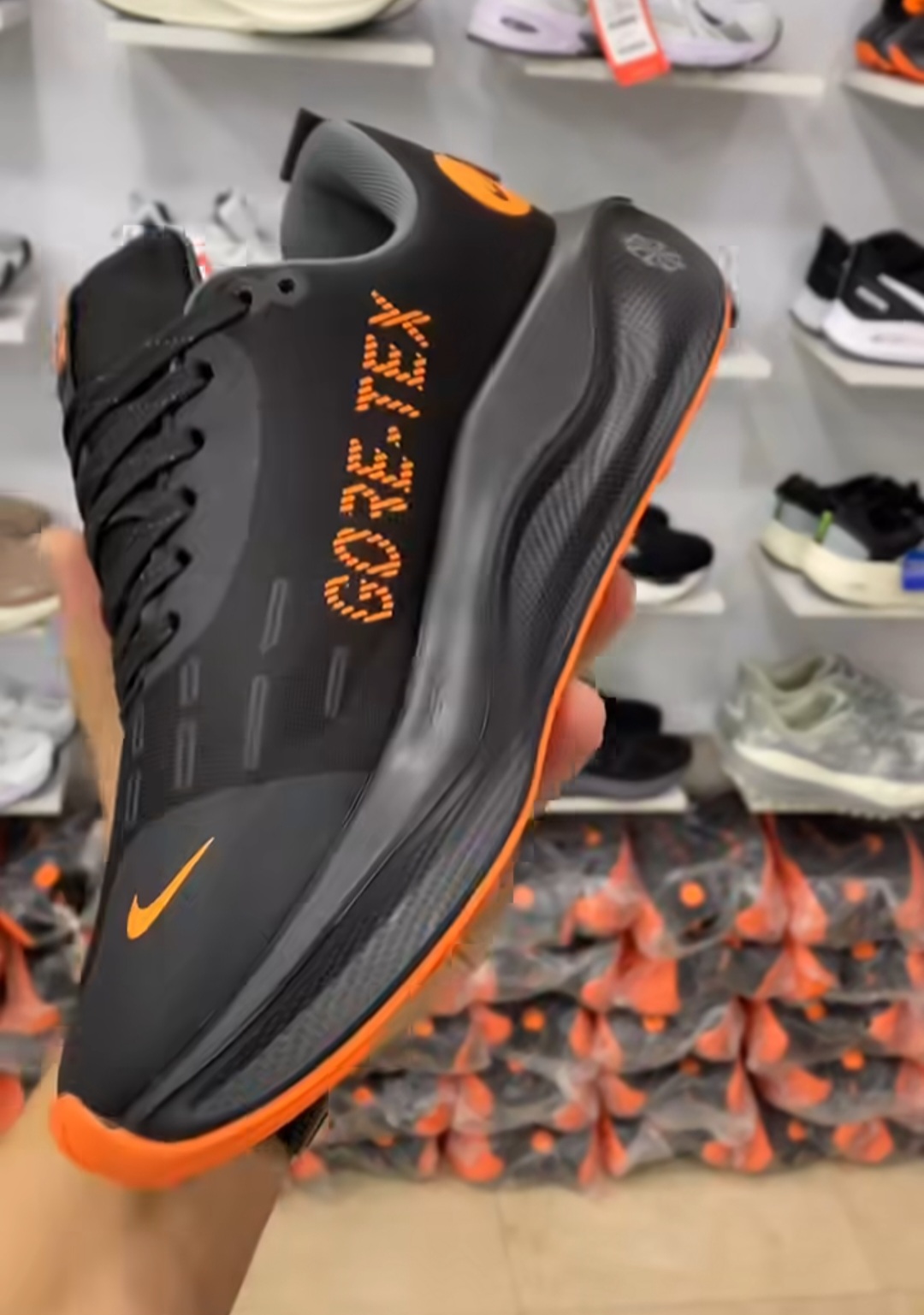 کفش نایک اینفینیتی گورتکس/ Nike React Infinity Run 4 Goretex Herenفروش بصورت عمده و تک سایز ۴۰ الی۴۵. تضم