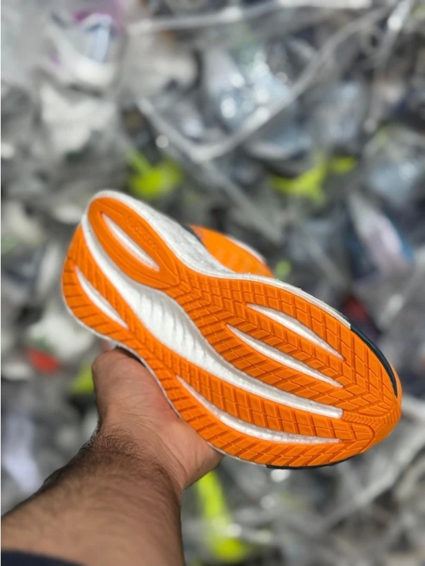 کتونی ساکونی تریمپ۲۲/ Saucony Triumph 22/سایز ۳۶ تا ۴۵. فروش بصورت عمده و تک .تضمین کیفیت کالا