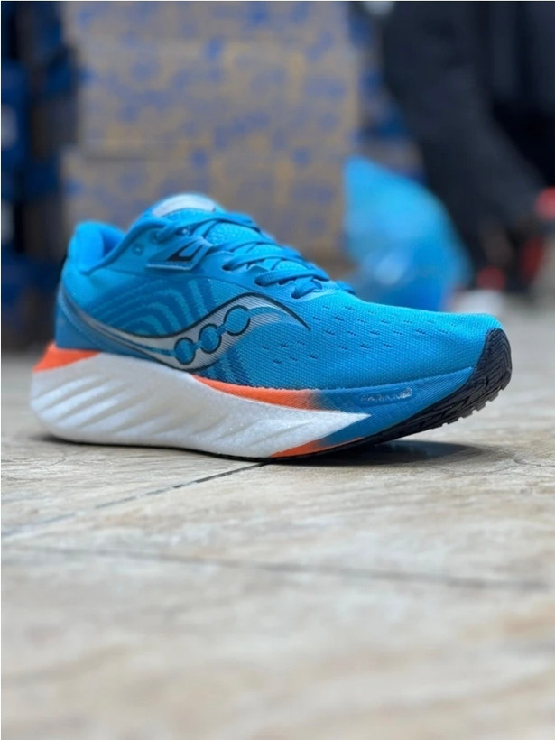کتونی ساکونی تریمپ۲۲/ Saucony Triumph 22/سایز ۳۶ تا ۴۵. فروش بصورت عمده و تک .تضمین کیفیت کالا