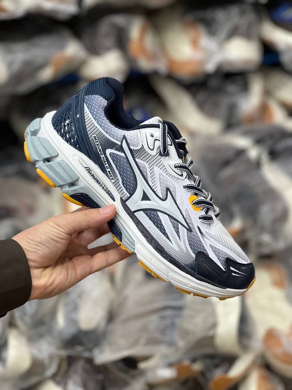 کتونی میزانو هالو میکس | Mizuno Halo Mix ساخت ویتنام. سایز ۴۰ الی ۴۵. فروش عمده و تک