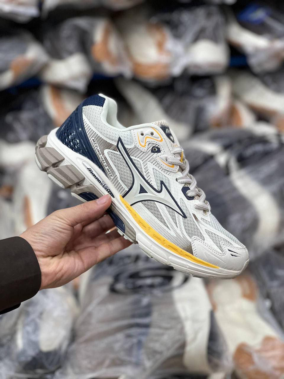 کتونی میزانو هالو میکس | Mizuno Halo Mix ساخت ویتنام. سایز ۴۰ الی ۴۵. فروش عمده و تک