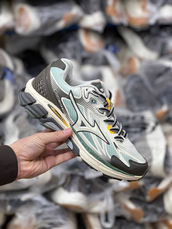 کتونی میزانو هالو میکس | Mizuno Halo Mix ساخت ویتنام. سایز ۴۰ الی ۴۵. فروش عمده و تک