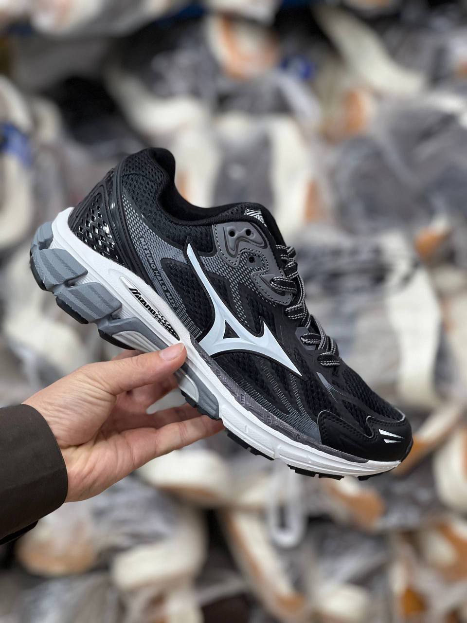 کتونی میزانو هالو میکس | Mizuno Halo Mix ساخت ویتنام. سایز ۴۰ الی ۴۵. فروش عمده و تک