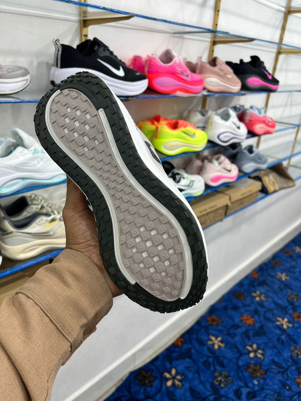 کتونی نایک زوم/Nike Zoom/سایز ۴۰ الی ۴۵/فروش عمده و تک/ضمانت کالا