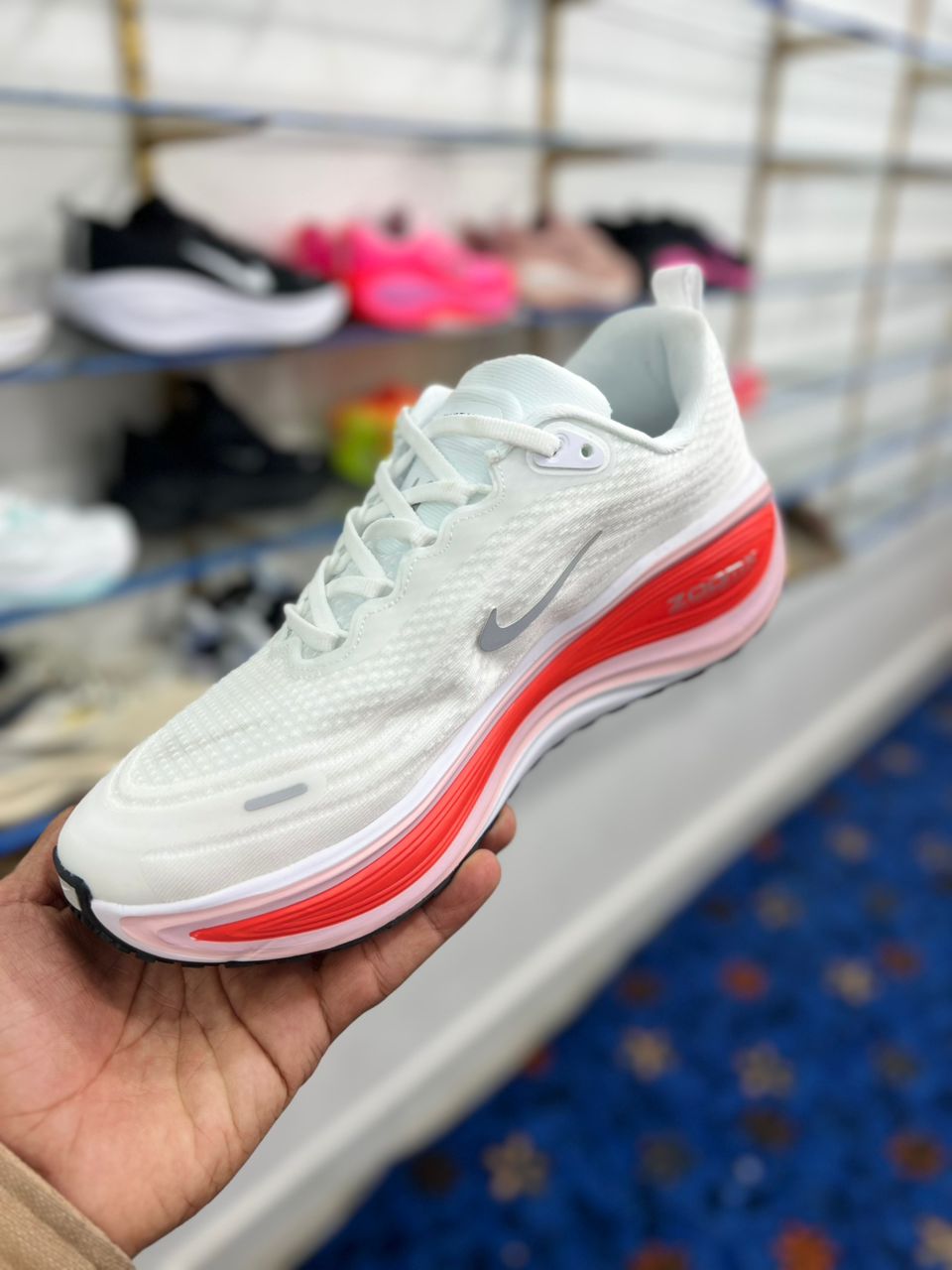 کتونی نایک ایر زوم ومرو مسترکوالیتی /سایز 37 الی 40/ Nike Air Zoom Vomero Plus/ فروش عمده و تک