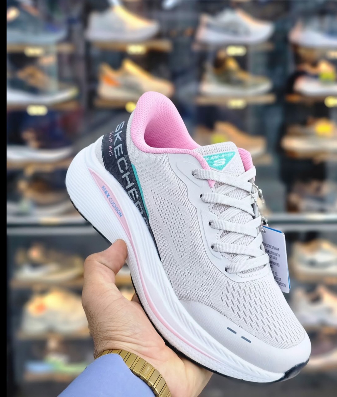 کتونی اسکیچرز نرم و سبک و راحت/Skechers Slip-ins Max Cushioning/ساخت ویتنام /سایز ۳۷تا۴۰/فروش بصورت عمده و تک