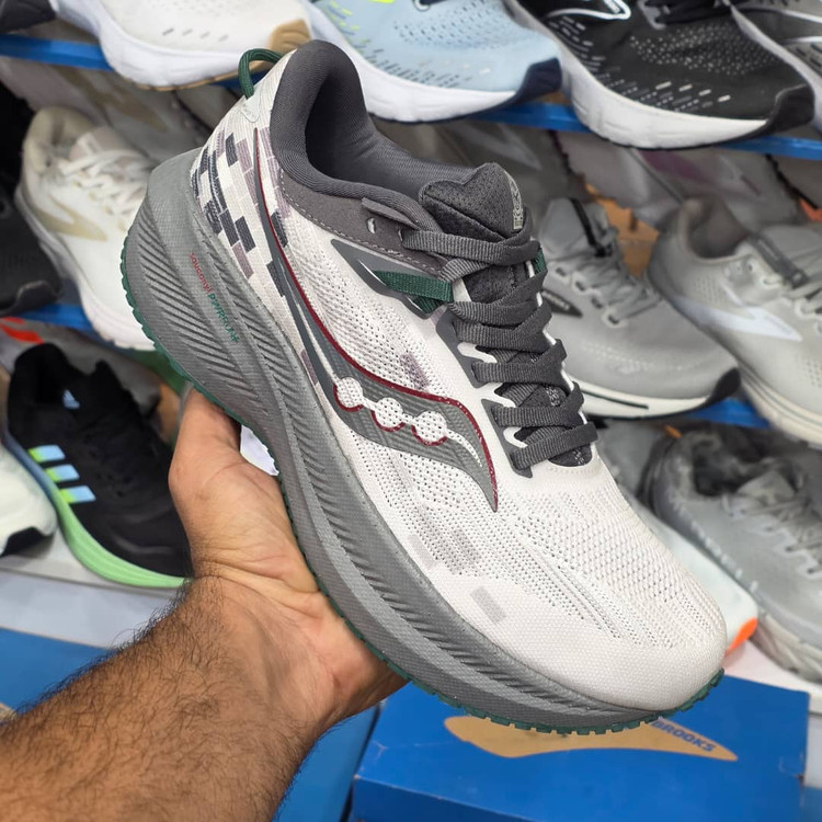 کتونی ساکونی تریمپ ۲۱/Saucony Triumph 21/ساخت ویتنام /سایز ۴۰تا۴۵/فروش بصورت عمده و تک.