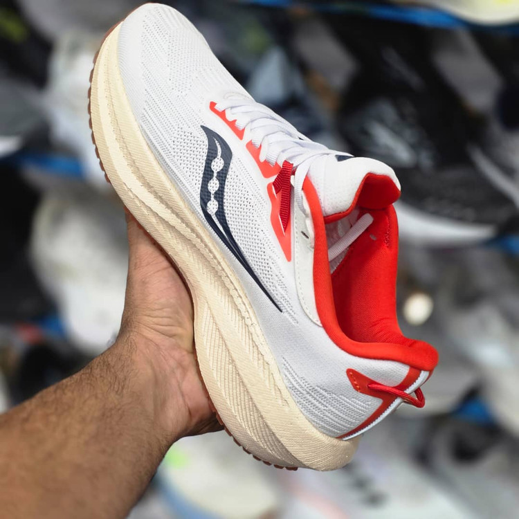 کتونی ساکونی تریمپ ۲۱/Saucony Triumph 21/ساخت ویتنام /سایز۴۰الی ۴۵/ فروش بصورت عمده و تک