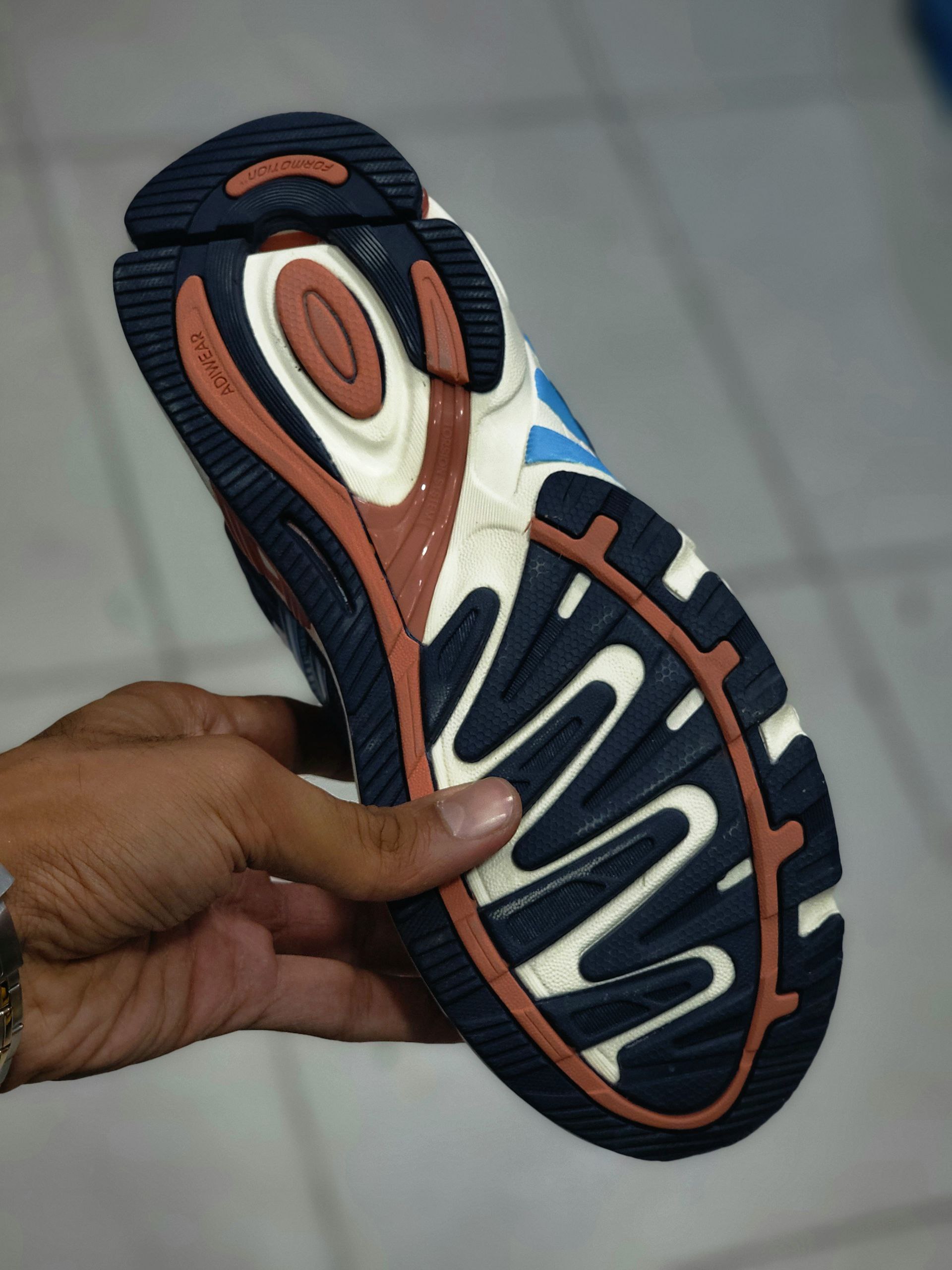 کتونی آدیداس فارماتون (Adidas Pharmaton)مستر کوالیتی (تولید ویتنام)سایز ۴۰ تا ۴۵ /فروش بصورت تک و عمده تضمین کیفیت کالا