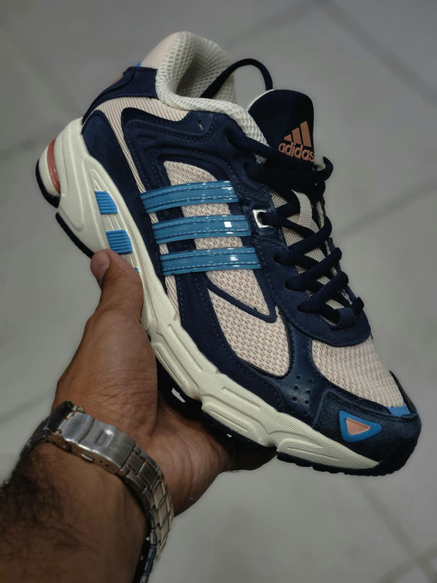 کتونی آدیداس فارماتون (Adidas Pharmaton)مستر کوالیتی (تولید ویتنام). سایز ۴۰تا ۴۵. فروش عمده و تک
