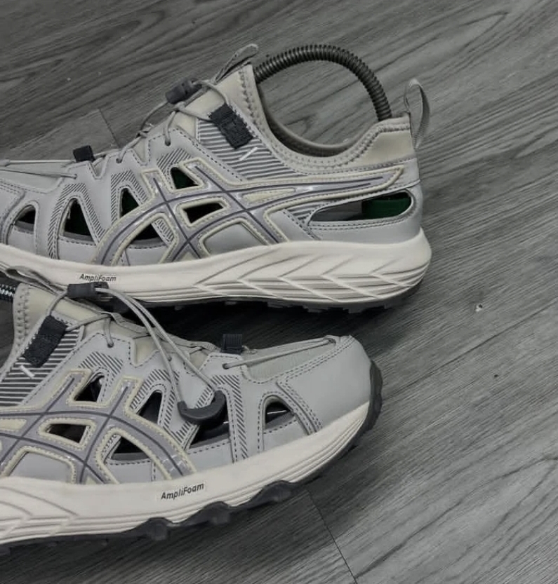 صندل اسیکس ژل سونوما اس ای/ساخت ویتنام/ سایز ۴۰تا ۴۵/ فروش بصورت عمده و تک . Asics gel_ sonoma se Vietnam