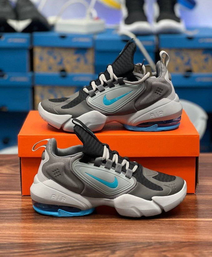 کتونی نایک ساواچ/ Nike air max alpha savage/ساخت ویتنام / سایز ۴۰ تا ۴۵/ فروش بصورت عمده و تک/ ضمانت کالا و تعویض سایز