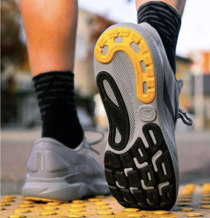 کتونی بروکس آدرنالین جی تی اس24/24 Brooks Adrenaline GTS