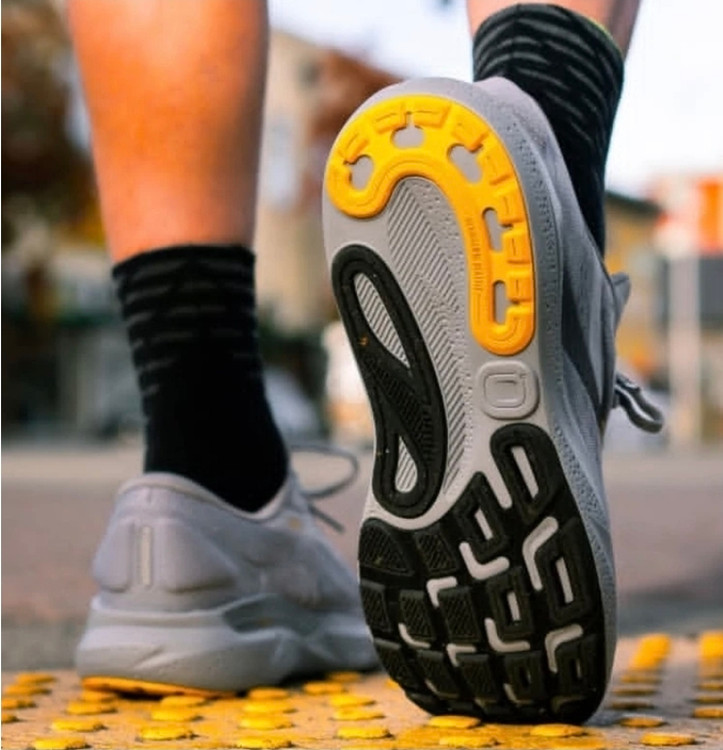 کتونی بروکس آدرنالین جی تی اس24/24 Brooks Adrenaline GTS