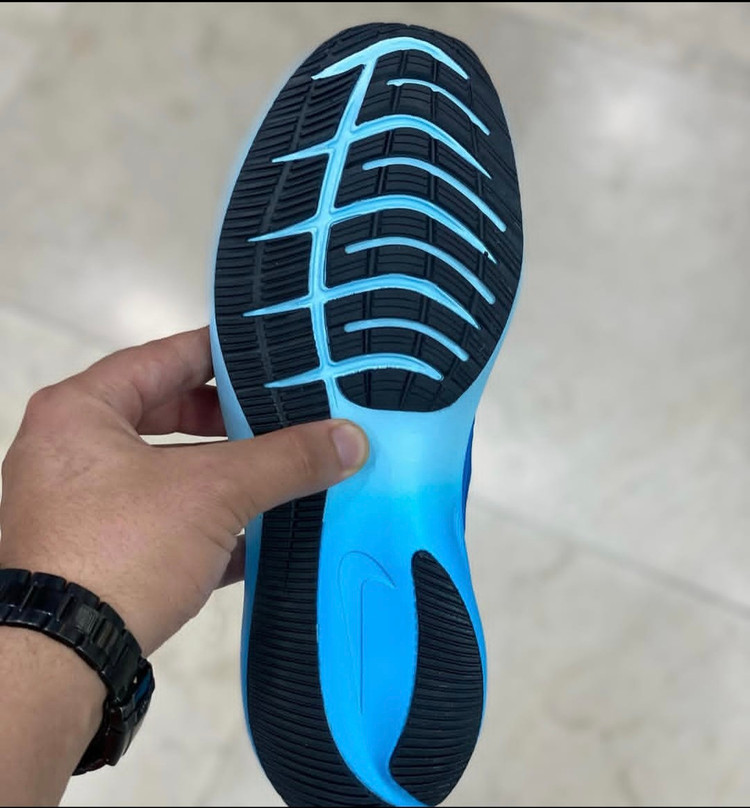 کتونی نایک زوم / nike zoom / ساخت ویتنام/ضمانت کیفیت / تکی و عمده / سایز ۴۰ تا ۴۵