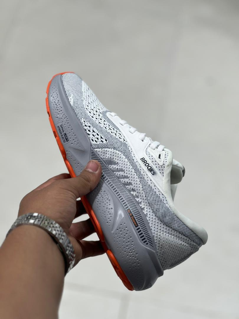 کتونی بروکس آدرنالین جی تی اس24/24 Brooks Adrenaline GTS/ساخت ویتنام/فروش عمده و تک /ضمانت کالا/